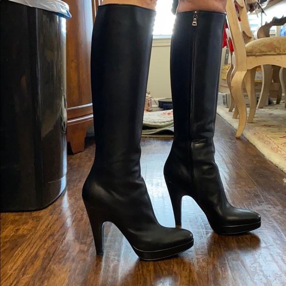 Beautiful Prada Boots - Picture 15 of 15